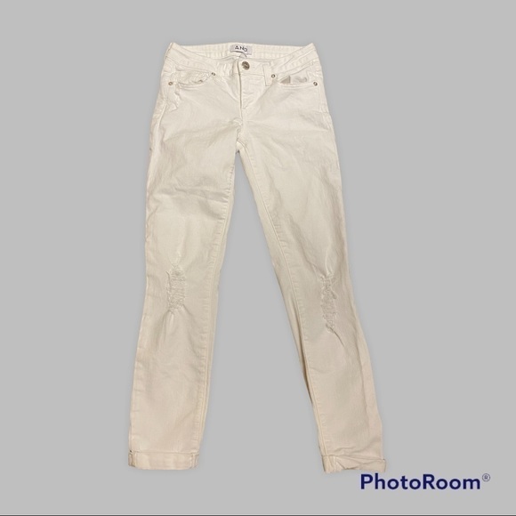 A.N.D. White Distressed Cuff Skinny Jean size 26 - Picture 3 of 5